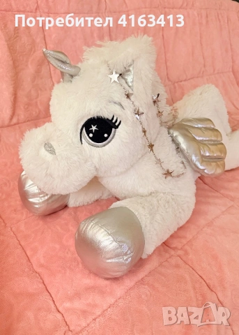 Много красиво плюшено пони