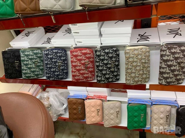 портмонета в кутия chanel ysl saint laurent guess pinko, снимка 11 - Портфейли, портмонета - 50746356