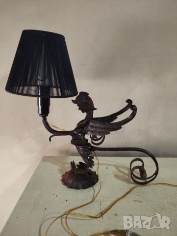 Ретро настолна лампа