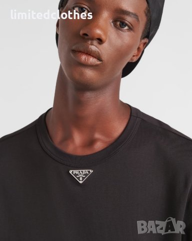 PRADA Black Triangle Logo Plaque Мъжка Тениска size L, снимка 5 - Тениски - 43555764