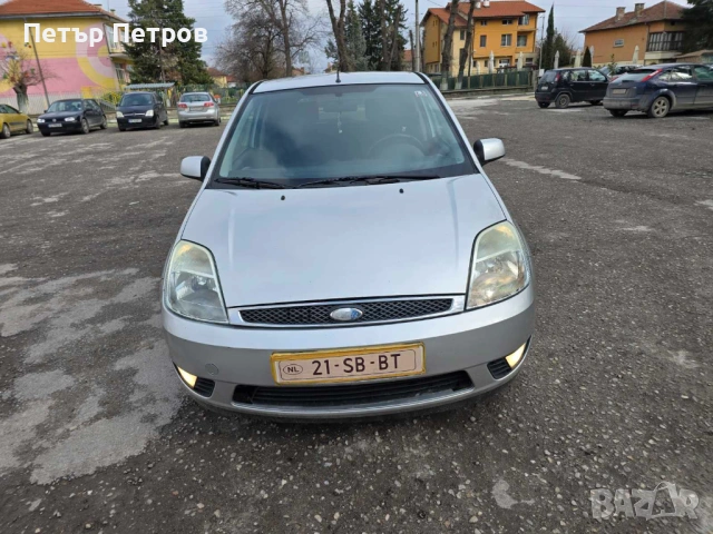 Ford Fiesta V 1.3i 68hp Clima TOP състояние!, снимка 2 - Автомобили и джипове - 53468732