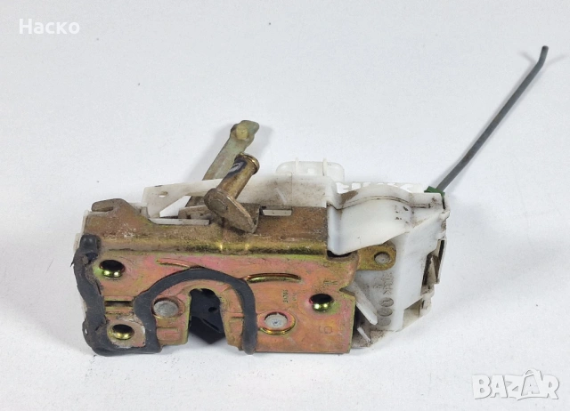 Задна Дясна Брава Toyota Avensis T22 Комби Тойота Авенсис Т22 Комби 1997г-2003г