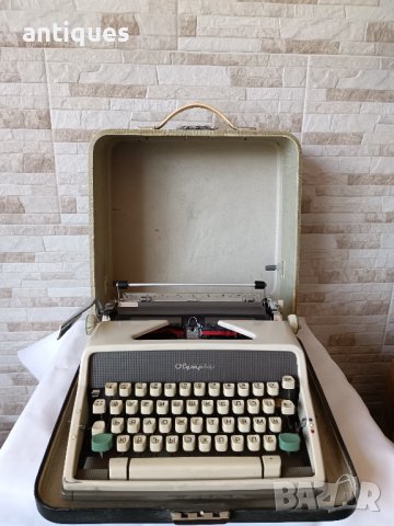 Стара пишеща машина Olympia De Luxe SM7 - Made in Germany - 1960 г.