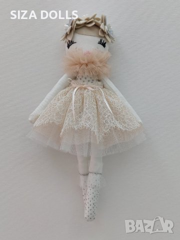 Ръчно бродирана кукла СИСИ, снимка 1 - Кукли - 43259357