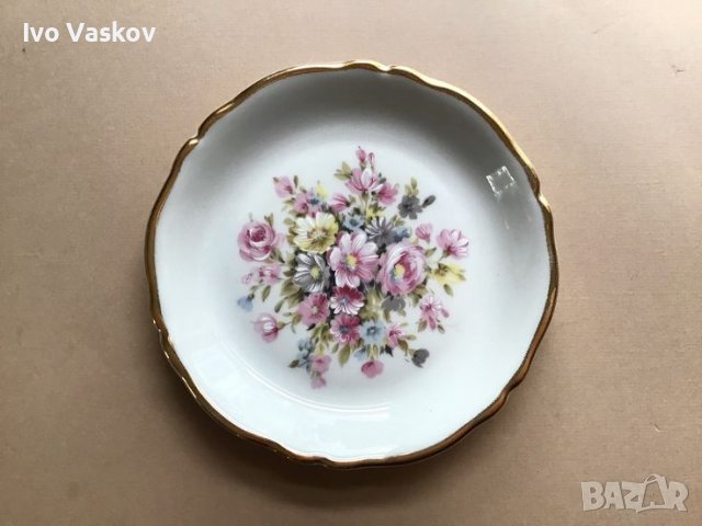 старинна декоративна чиния за стена 