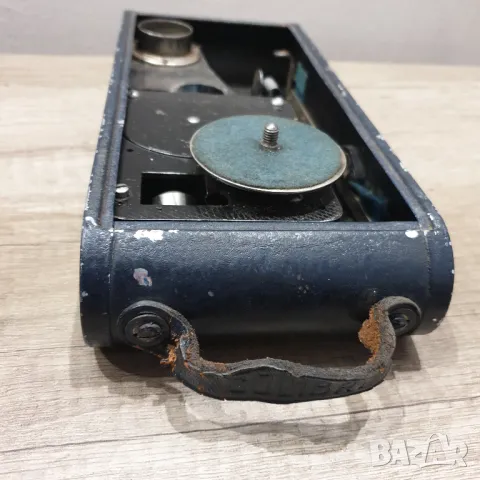 Преносим швейцарски грамофон Colibri с форма на фотоапарат , снимка 6 - Антикварни и старинни предмети - 49519544