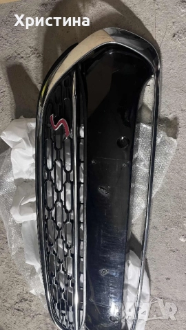 Продавам предна решетка за Мини Clubman, снимка 2 - Части - 51526948