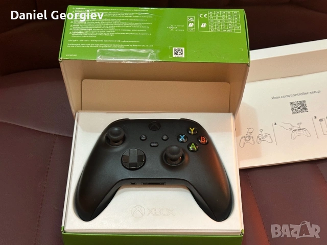 БЕЗЖИЧЕН XBOX CARBON BLACK ДЖОЙСТИК/КОНТРОЛЕР И ДВОЙНА БЕЗЖИЧНА ЗАРЯДНА СТАНЦИЯ С БАТЕРИИ, снимка 2 - Аксесоари - 53177684