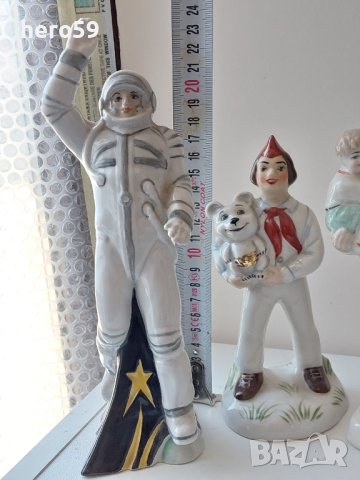 СССР-порцеланови фигури-космос 1960-70 год космонавтите продадени, снимка 10 - Колекции - 43560923