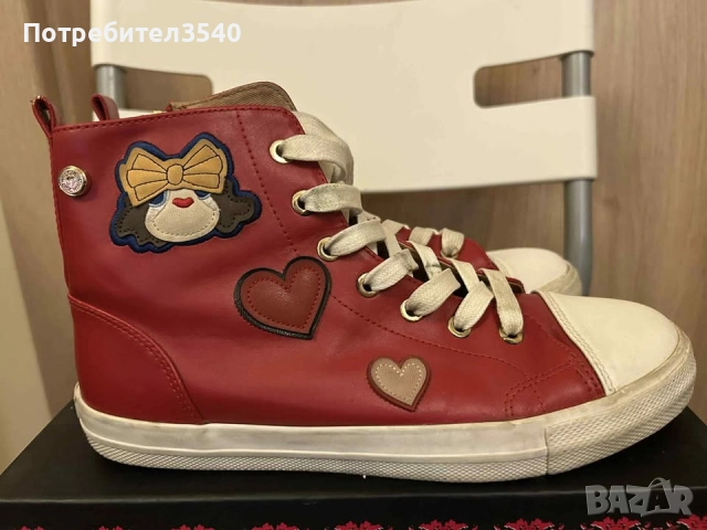 Червени дамски кецове Moschino