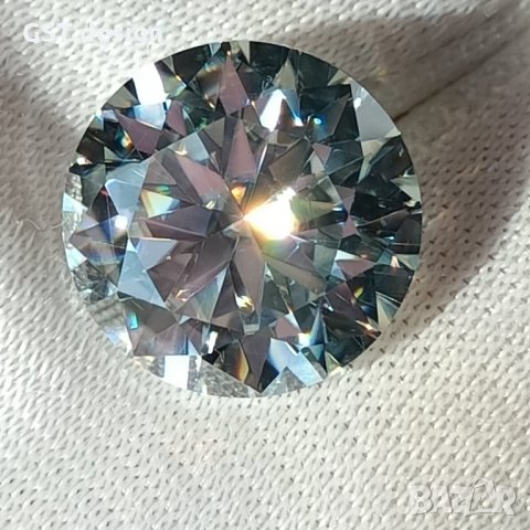 Уникален Огромен 5+ карата Брилянтин Фенси G-H Диамант Мойсанит Diamond Moissanite
