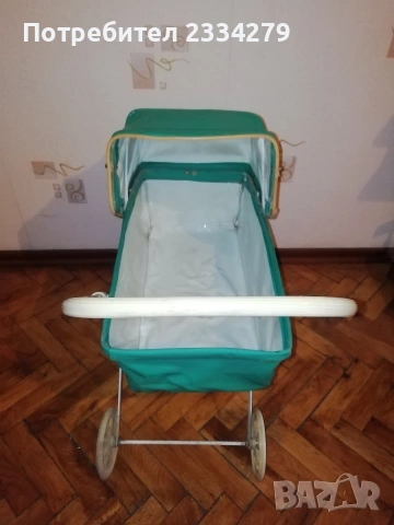 Стара децка количка и дървени столчета за кукли. , снимка 5 - Антикварни и старинни предмети - 53237036