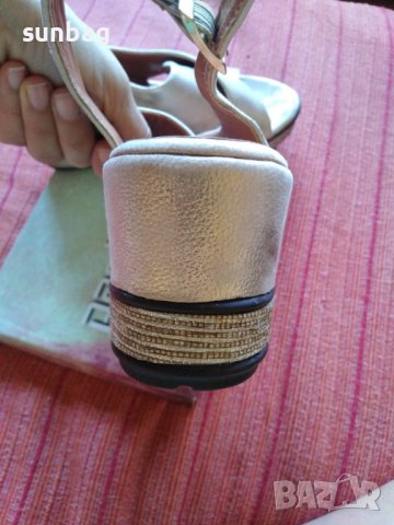 Златисти сандали, снимка 3 - Сандали - 37959517