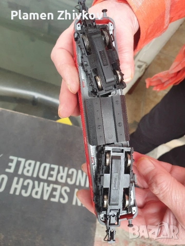 Два дизелови локомотива на Дойче бан . Единият е перфектен Другият няма буфери, снимка 5 - Антикварни и старинни предмети - 53005605