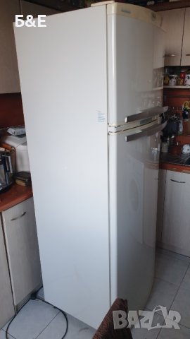 Продавам голям Хладилник WHIRLPOOL ARG 773 с горна камера - NO FROST, снимка 2 - Хладилници - 44015970