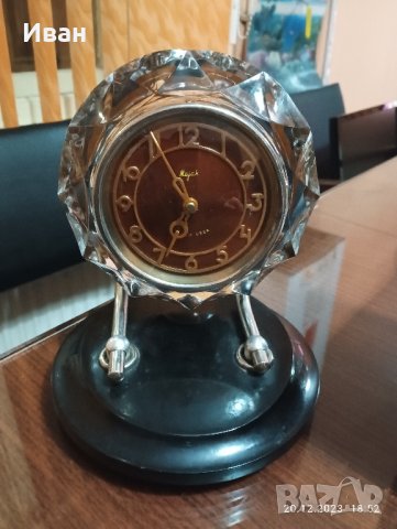 механичен часовник руски за камина, снимка 1 - Антикварни и старинни предмети - 43490984