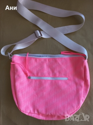 Дамска чанта , снимка 4 - Чанти - 52855729