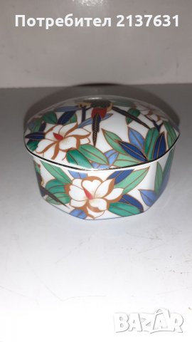 НОВА  ! ПОРЦЕЛАНОВА КУТИЯ за БИЖУТА , снимка 1