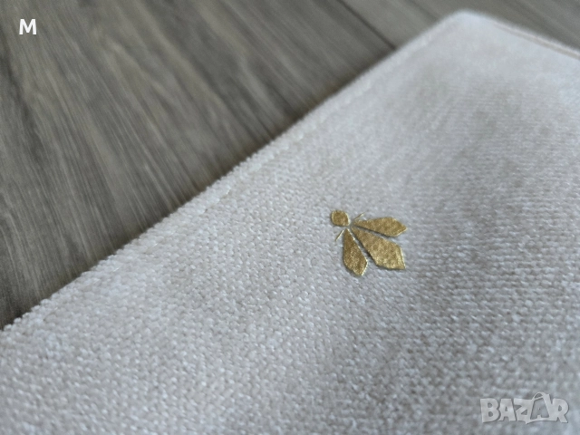 Нов оригинален несисер на GUERLAIN , снимка 2 - Портфейли, портмонета - 52935611