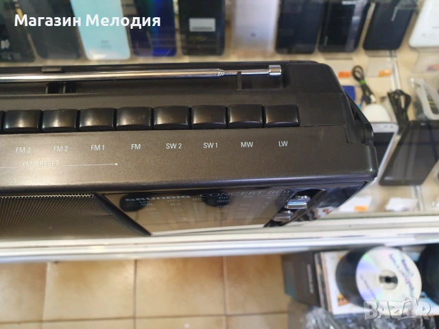 Радио Grundig Concert Boy 230 В перфектно техническо и много добро визуално състояние., снимка 8 - Радиокасетофони, транзистори - 51169496