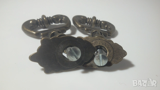 Лот две ретро дръжки от шкафчета; може би са месинг, но не съм сигурен, снимка 12 - Антикварни и старинни предмети - 51507270