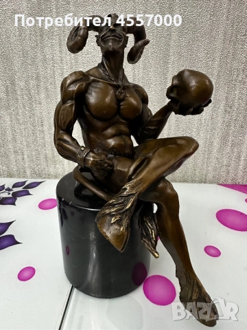 Бронзова статуетка „Фавн с череп“ – авторска пластика „M. Nick“ върху мрамор