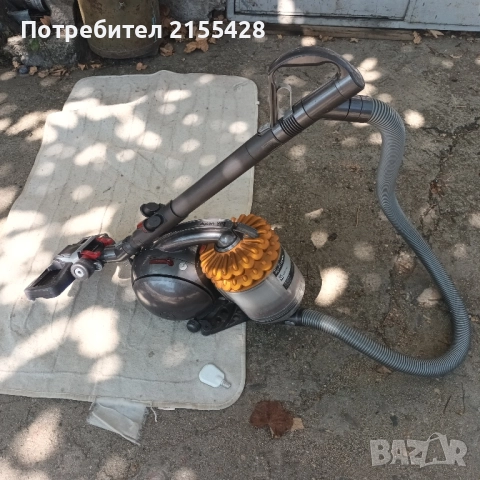 Прахосмукачка dyson DC 52 Allergi, снимка 2 - Прахосмукачки - 51732855