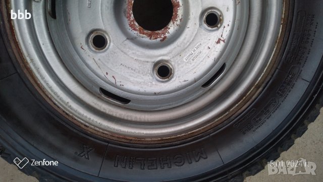 Бусова гума с джанта, снимка 2 - Гуми и джанти - 44082561