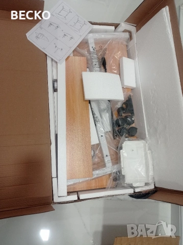 Бюро на колелца с накланящ се плот, снимка 2 - Бюра - 53391140