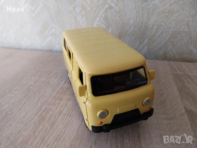 uaz 452 буханка  мащаб 1:24, снимка 2 - Коли, камиони, мотори, писти - 49368833