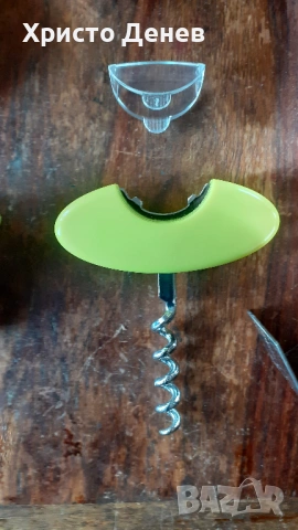 комплект тирбушон , отварачка и запушалки дизайнерски, стомана и светло зелени пластмасови части, снимка 5 - Аксесоари за кухня - 53020594
