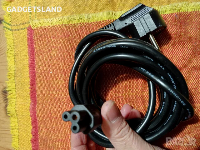 Кабели, адаптери и компютърна периферия