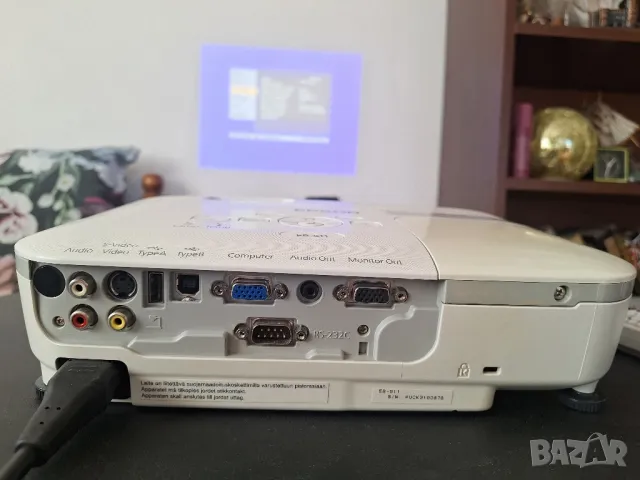Проектор Epson EB-S11, снимка 4 - Плейъри, домашно кино, прожектори - 49881785