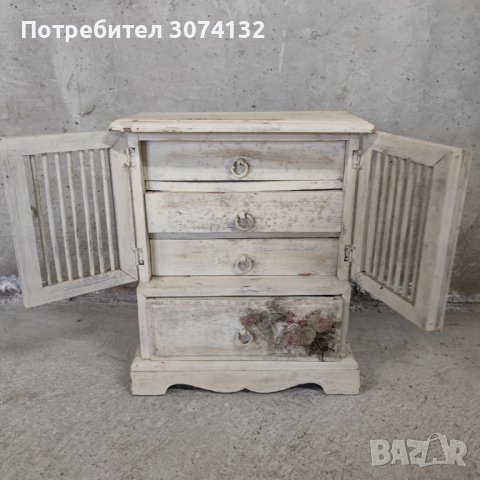 Малко ретро шкафче, снимка 3 - Шкафове - 36864593