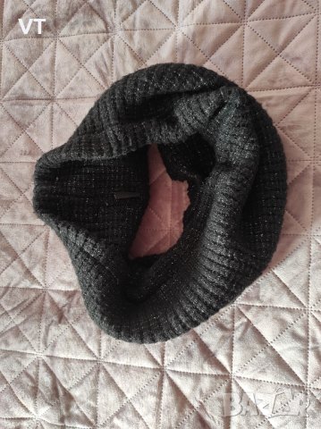 шал Bershka, снимка 4 - Шалове - 43551677