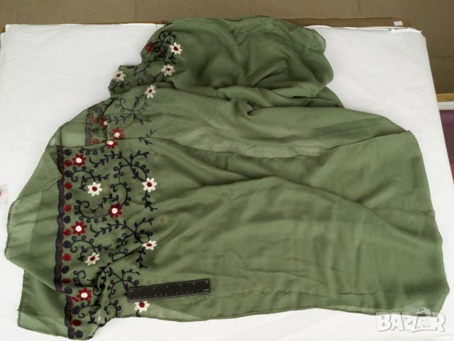 Дамско парео в цвят маслина марка ART of POLO , снимка 6 - Шалове - 37659316