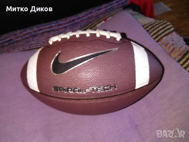 Топка за американски футбол маркова на Найк спирал тех джуниър сайз