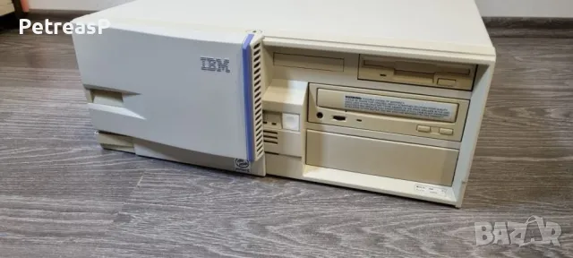 IBM стар ретро компютър 