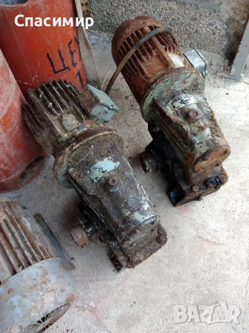 моторедуктори български 1,1kw на 940об  1/22 изх 42обр