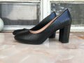 Елегантни обувки 40 номер, снимка 1 - Дамски обувки на ток - 36743926