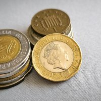 Монета - Великобритания - 1 паунд | 2017г., снимка 2 - Нумизматика и бонистика - 43448488