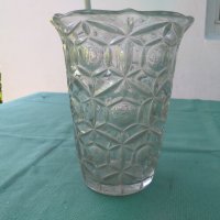 Стара стъклена ваза, снимка 1 - Вази - 33433032