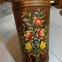 Красива  дървена ръчно рисувана поставка за чадъри изр от дърво с красиви цветя , снимка 7 - Антикварни и старинни предмети - 43803019
