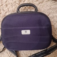 Твърда дамска чанта за техника или личен багаж, снимка 1 - Чанти - 32796496