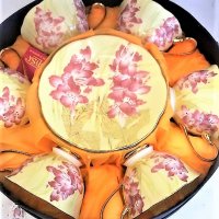 Чаши с чинийки с червени цветя от костен порцелан , снимка 10 - Подаръци за жени - 27210077