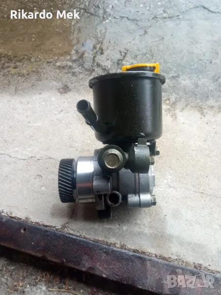 хидравлична помпа за Мазда примаси 2.0 , снимка 1