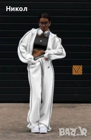 Дамски спортен екип от три части , снимка 1