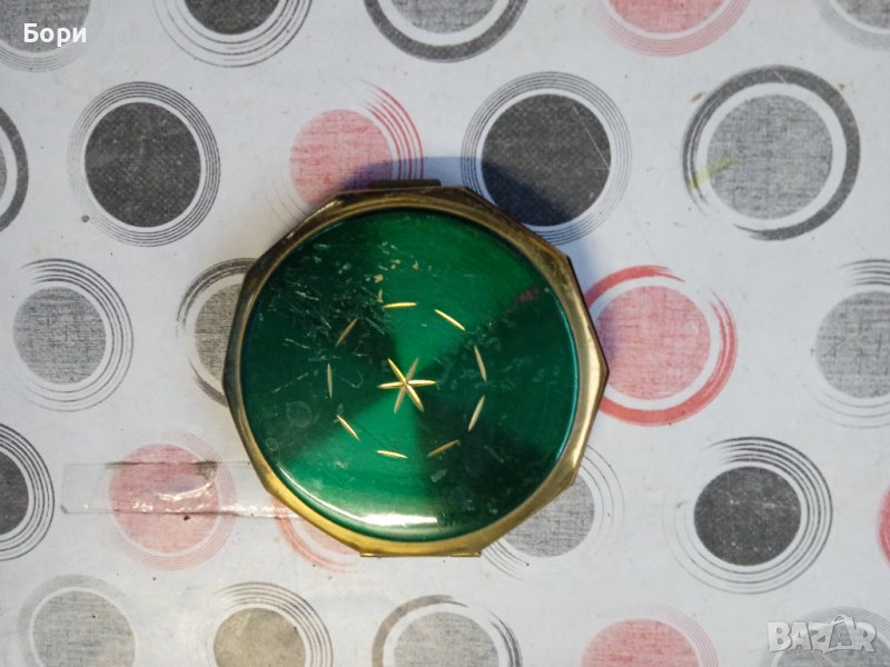 Zvaigznite стара месингова пудриера , снимка 1