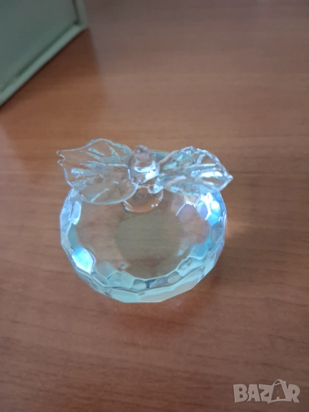 Сувенир - кристална ябълка, снимка 1