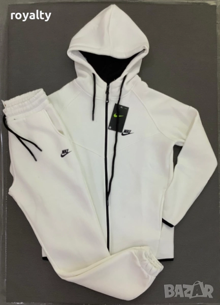 Nike дамски ватиран екип , снимка 1
